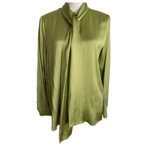 Gucci Green Silk Blouse with Tie-Neck size 40 medium or 6/8